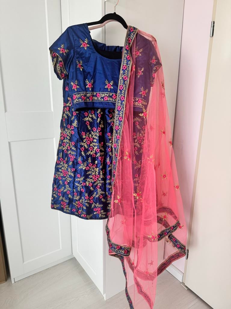 Blauwe Lehenga Maat L met Roze Dupatta - Zo goed als nieuw, Blauw, Maat 42/44 (L), Ophalen of Verzenden, Zo goed als nieuw
