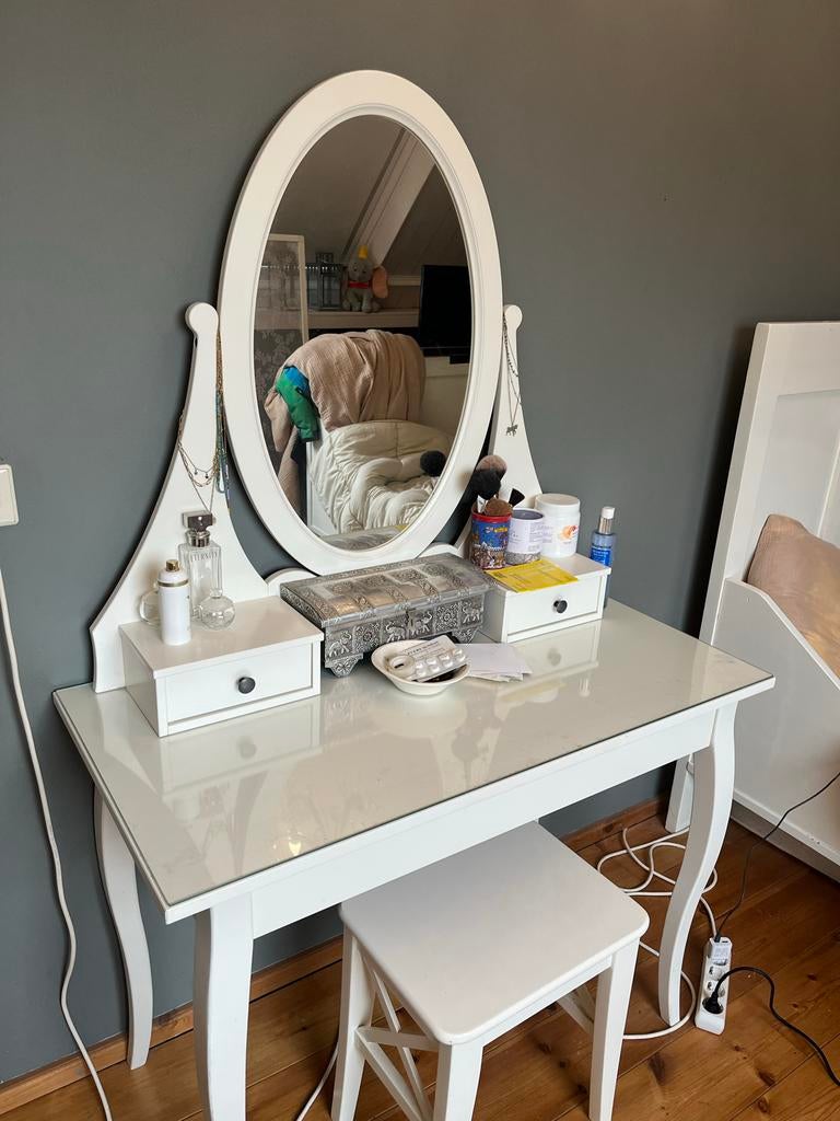 IKEA HEMNES kaptafel met spiegel en bijpassende kruk, Ophalen, Gebruikt, Hout, 100 tot 150 cm