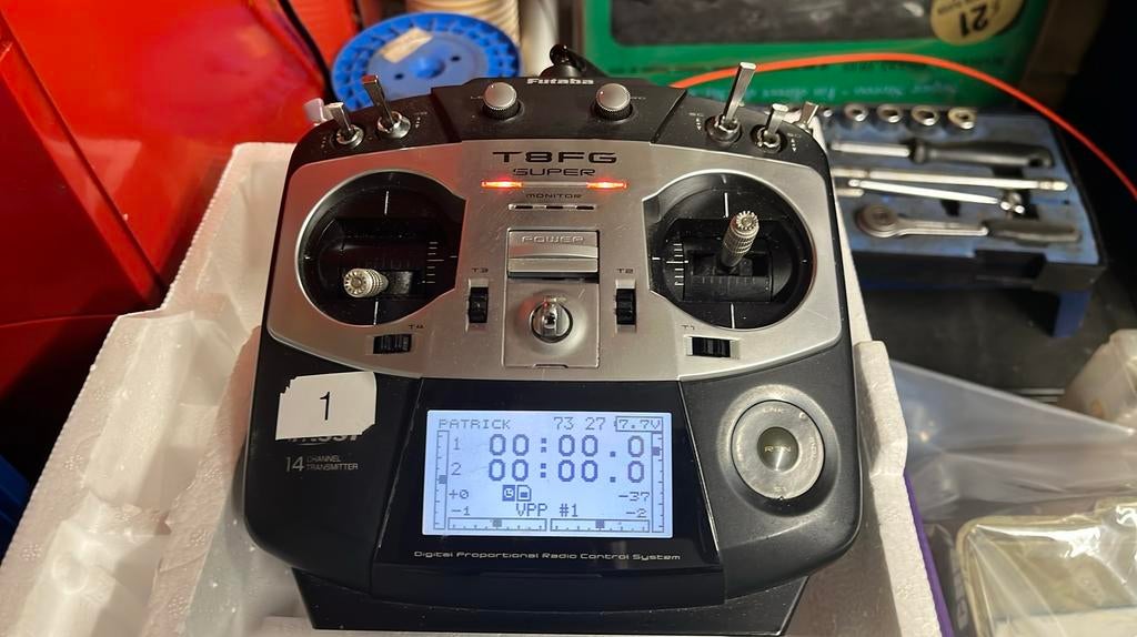 2 st Futaba t8fg fasst  14 kanalen.en een 8 fg, Ophalen of Verzenden, Gebruikt