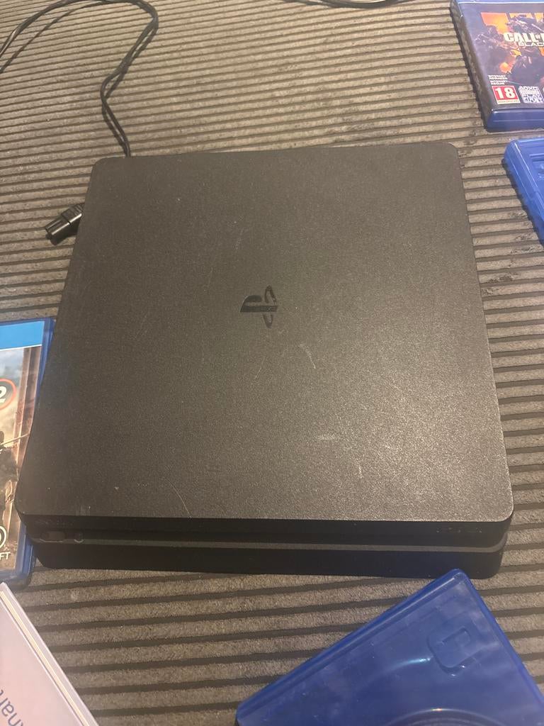 PlayStation 4 (PS4) - Werkt goed, lichte  krassen, Spelcomputers en Games, Spelcomputers | Sony PlayStation 4, 500 GB, Ophalen of Verzenden