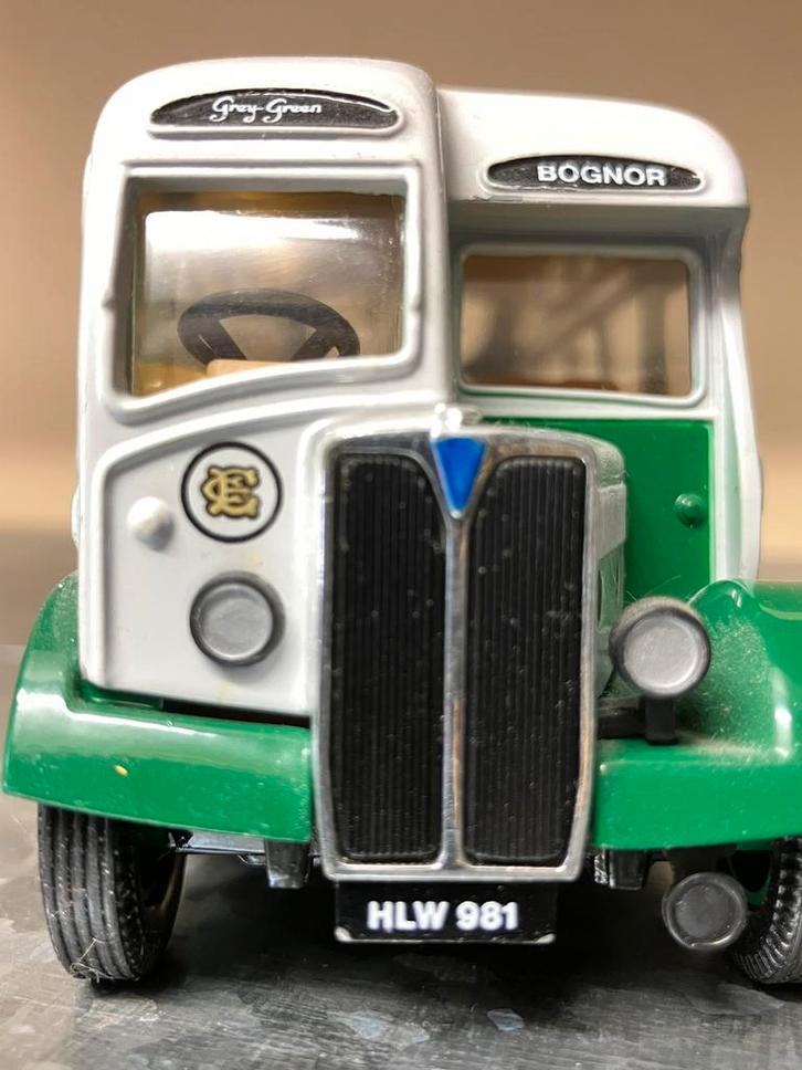 Corgi bus AEC Coach, Hobby en Vrije tijd, Modelauto's | 1:50, Zo goed als nieuw, Bus of Vrachtwagen, Corgi, Ophalen of Verzenden