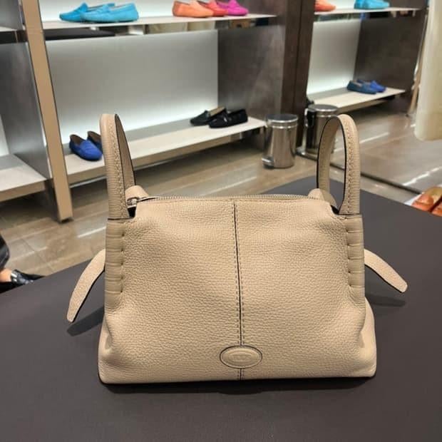 tod's boston handbag hobo schoudertas bag, Sieraden, Tassen en Uiterlijk, Tassen | Damestassen, Ophalen of Verzenden, Nieuw, Beige