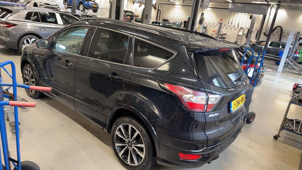 Ford Kuga 1.5 EcoBoost ST Line AWD navi LM automaat, Euro 6, 4 cilinders, 1850 kg, Zwart
