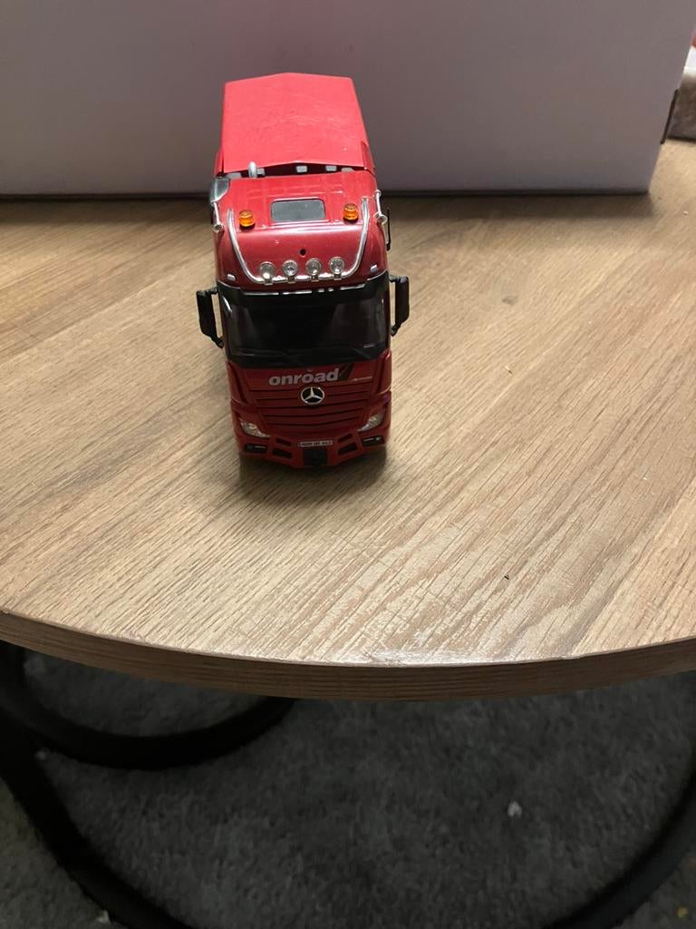 Tekno merceders actros onraod, Hobby en Vrije tijd, Modelauto's | 1:50, Ophalen of Verzenden, Zo goed als nieuw, Bus of Vrachtwagen