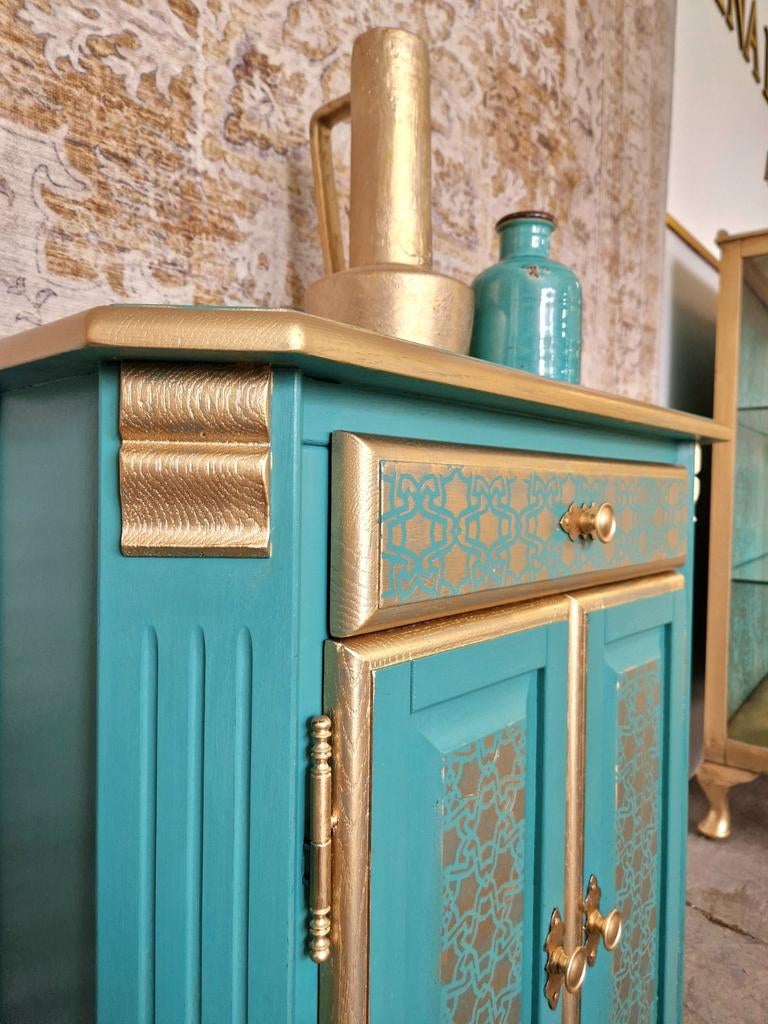 Echt unieke handbeschilderde kastje/ oosterse look halkastje, Ophalen