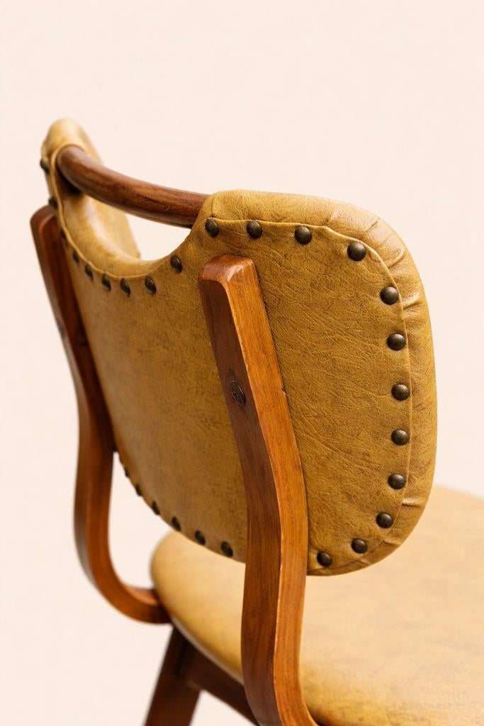 Vier vintage stoelen geel/bruin kleurige bekleding, Huis en Inrichting, Stoelen, Gebruikt, Bruin, Vier, Hoofdstraat 70 Terborg