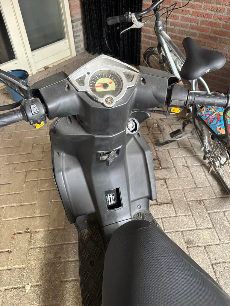 Peugeot Speedfight 3 Darkside Scooter - Alles is te zien, Fietsen en Brommers, Brommers | Peugeot, Ophalen of Verzenden, Zo goed als nieuw