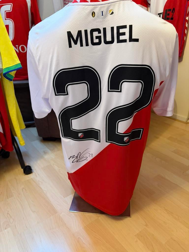 FC Utrecht match issued domtoren badge Miguel gesigneerd, Ophalen of Verzenden, Zo goed als nieuw, F.C. Utrecht, Shirt