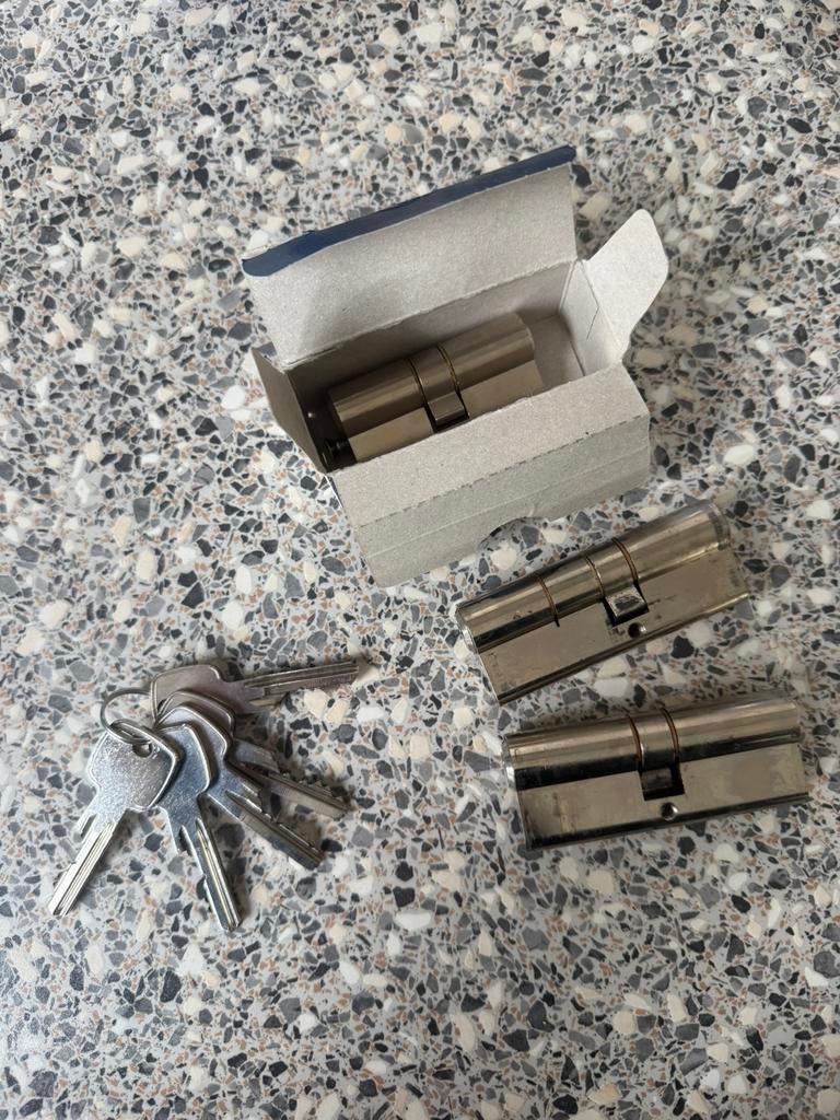 Cilinder sloten Winkhaus, Ophalen, Zo goed als nieuw, Rvs, Slot