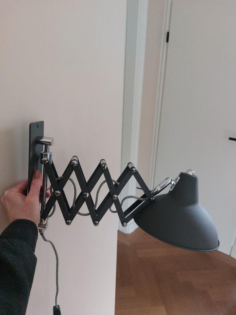Wandlamp uittrekbaar grijs, Ophalen of Verzenden, Zo goed als nieuw