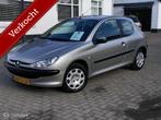 Peugeot 206 1.4 One-line | Trekhaak | Apk 3-2027, Voorwielaandrijving, Metallic lak, 31 €/maand, 4 cilinders