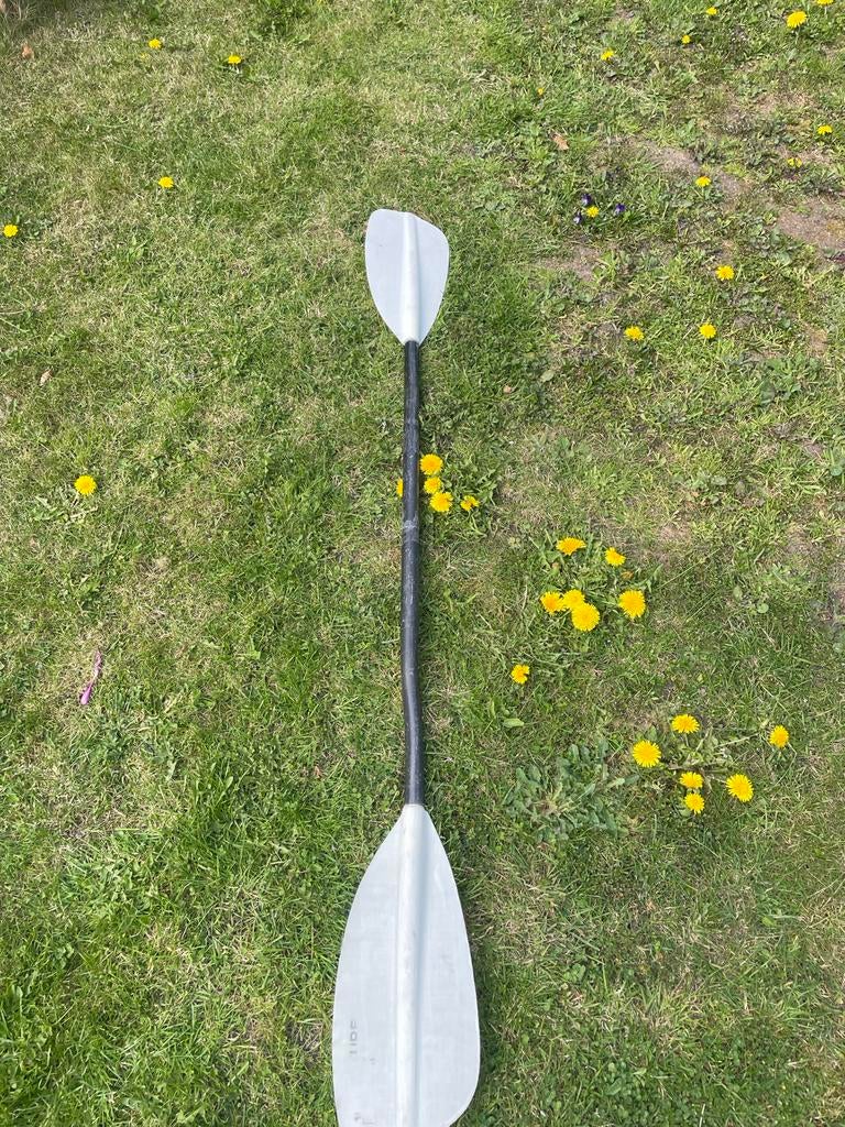 Wildwater peddel - Ideaal voor avontuurlijke watersporters, Ophalen of Verzenden, Gebruikt, Dubbelbladige peddel