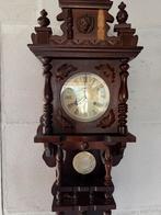 Antieke Duitse wandklok, jaren '30, loopt en slaat, Ophalen of Verzenden