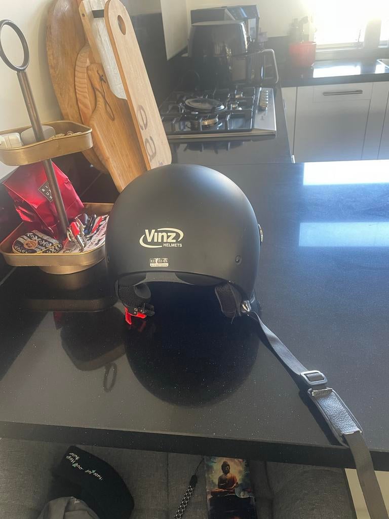 Zwarte Vinz Helm met Vizier - MaatXL, Fietsen en Brommers, Brommerhelmen, Ophalen of Verzenden, Zo goed als nieuw, Medium