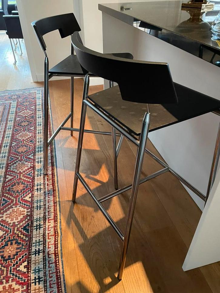 Barkrukken zwart met chroom, Huis en Inrichting, Barkrukken, Zo goed als nieuw, 60 tot 90 cm, Hout, 2 krukken, Ophalen