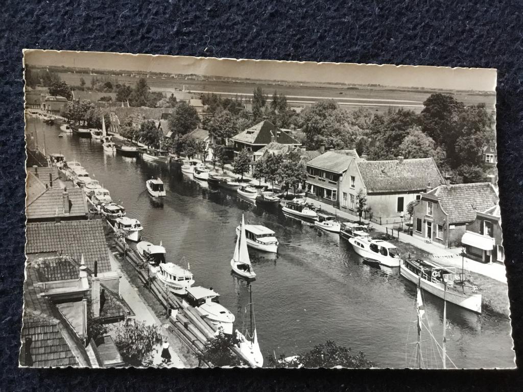 Oude Ansichtkaart: Bootjes op de Wetering, Woubrugge, Verzamelen, Ansichtkaarten | Nederland, Ophalen of Verzenden, 1940 tot 1960