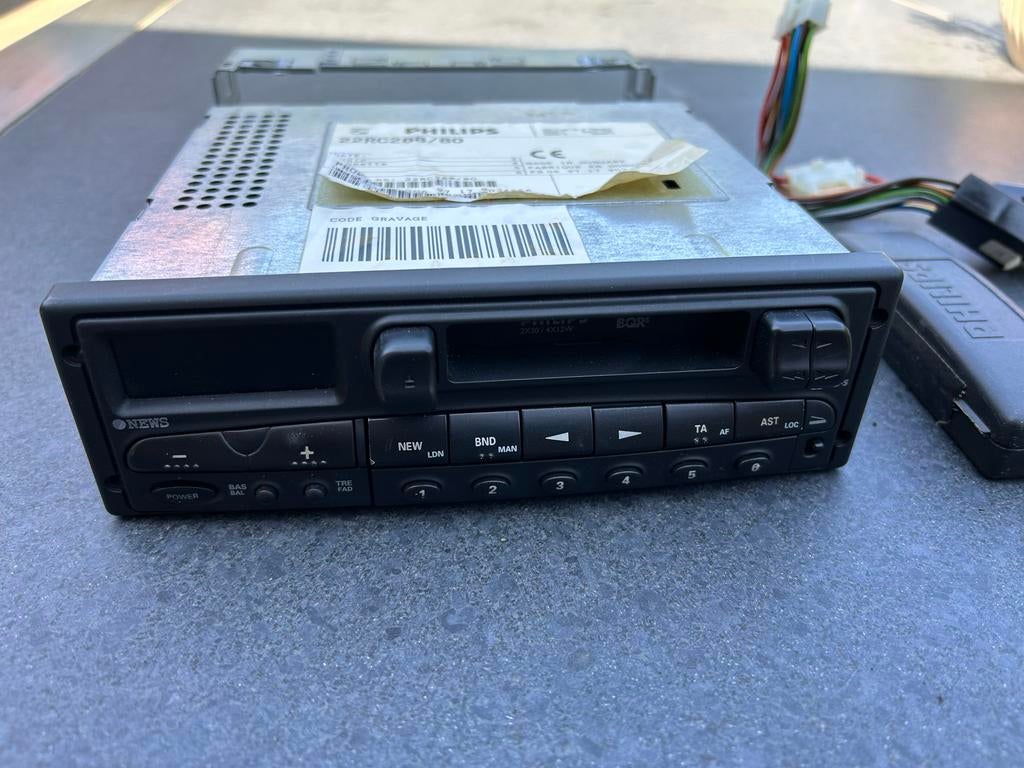 Vintage Philips Autoradio-cassettespeler 22RC288/80, Auto diversen, Autoradio's, Ophalen of Verzenden, Zo goed als nieuw