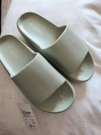 Nieuwe slippers 42/43, Ophalen of Verzenden, Nieuw