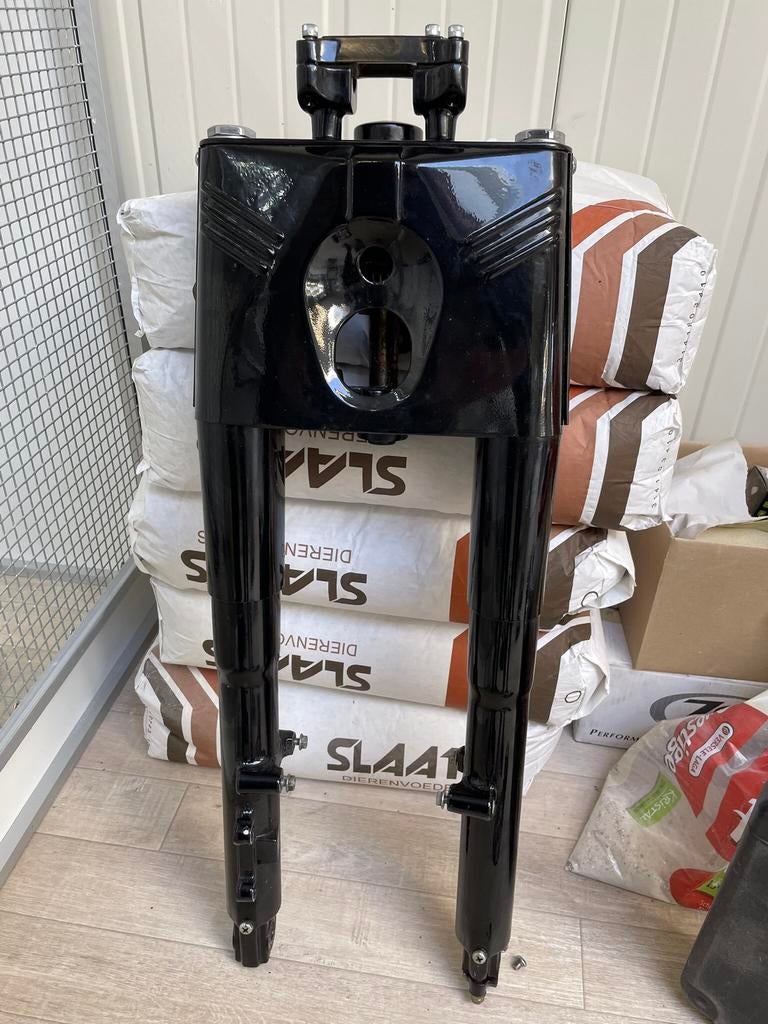 Te koop hoogglans zwarte voorvork geheel compleet, Motoren, Onderdelen | Harley-Davidson, Ophalen of Verzenden, Gebruikt