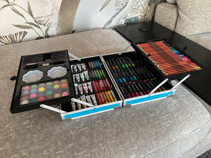 Grote knutselkoffer met verf, stiften en potloden, Hobby en Vrije tijd, Schilderen, Gebruikt, Overige typen, Ophalen of Verzenden