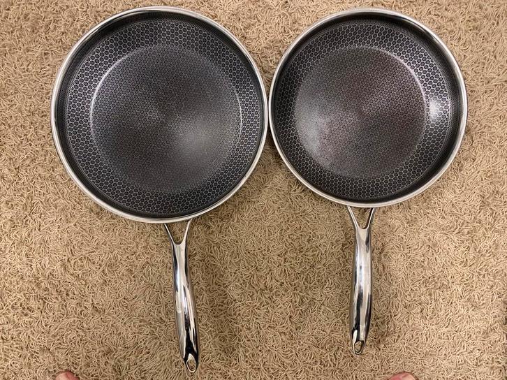 Onyx Hybride antieaanbak koekenpannen 28 en 26 cm geheel RVS, Huis en Inrichting, Keuken | Potten en Pannen, Zo goed als nieuw