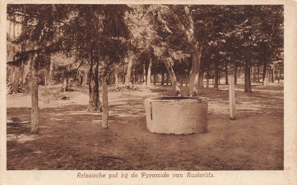 Artesische put bij de Pyramide van Austerlitz, Verzamelen, Ansichtkaarten | Nederland, Ophalen of Verzenden, 1920 tot 1940, Gelopen