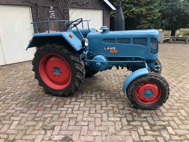 •	Lanz Bulldog D2016 Tractor, Tot 2500, Oldtimer, Tot 80 Pk, Ophalen
