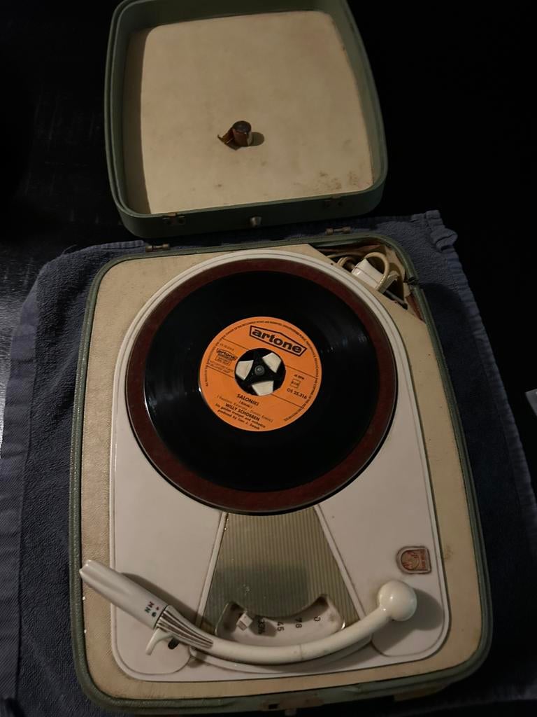 Mooie oude platenspeler, Ophalen