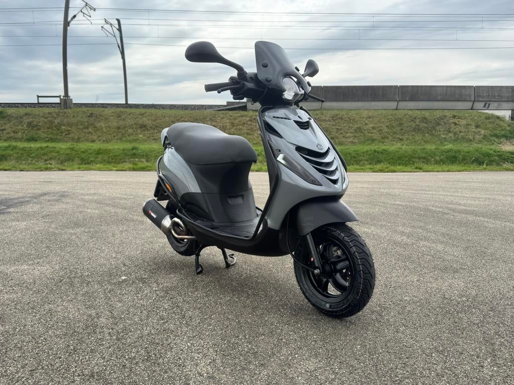 PIAGGIO ZIP 4T 2V, Fietsen en Brommers, Scooters | Piaggio, Ophalen, Maximaal 45 km/u, Zip, Zo goed als nieuw