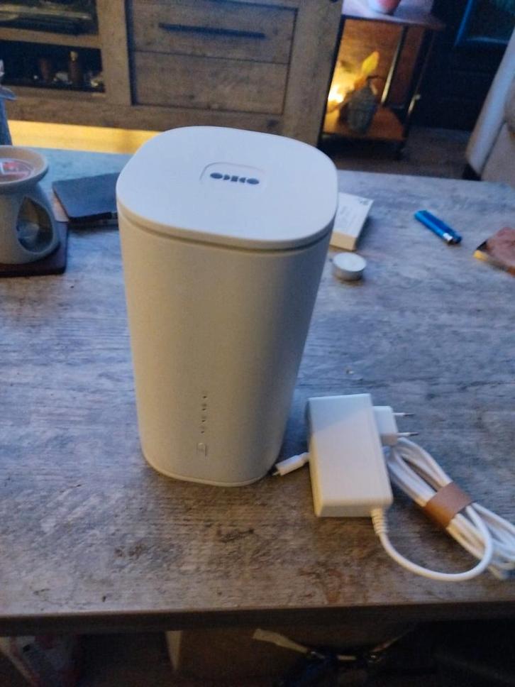 Nieuwe ongebruikte Zyxel T-50 Router met modem - Nieuwstaat, Computers en Software, Routers en Modems, Zo goed als nieuw, Router met modem