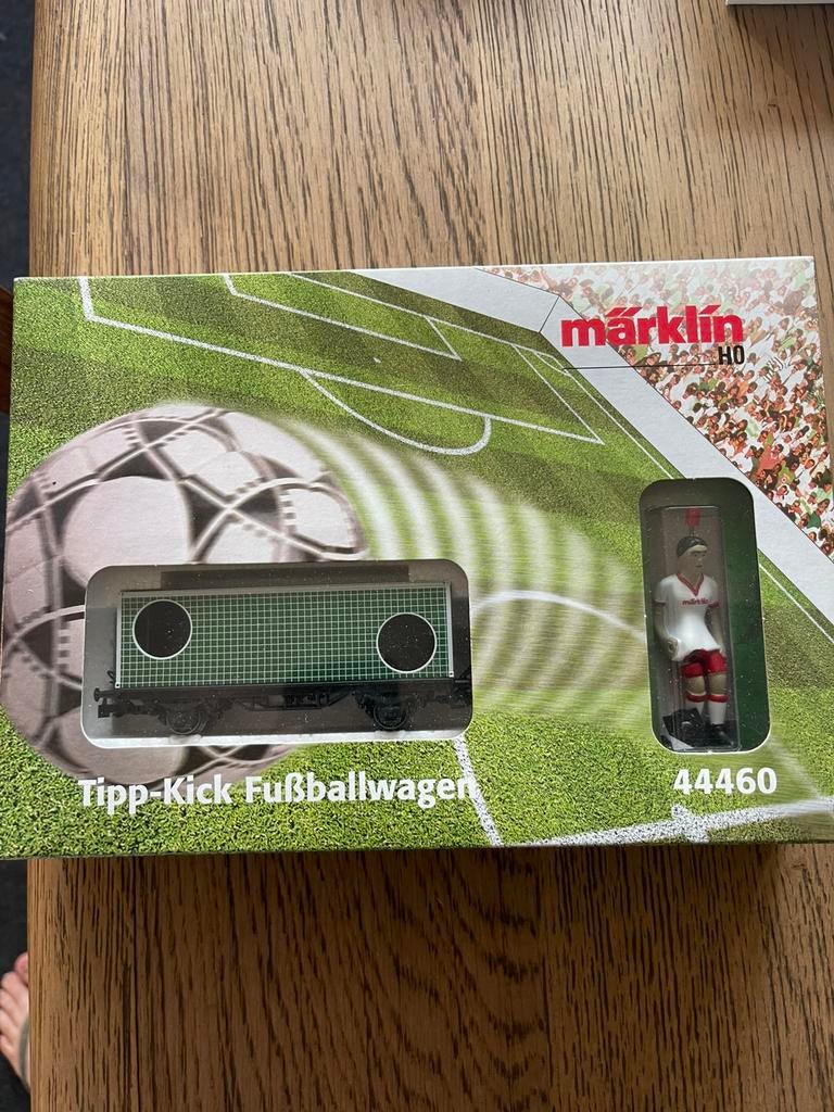 Nieuw Marklin 44460 voetbalwagon, Wisselstroom, Ophalen of Verzenden, Märklin, Nieuw