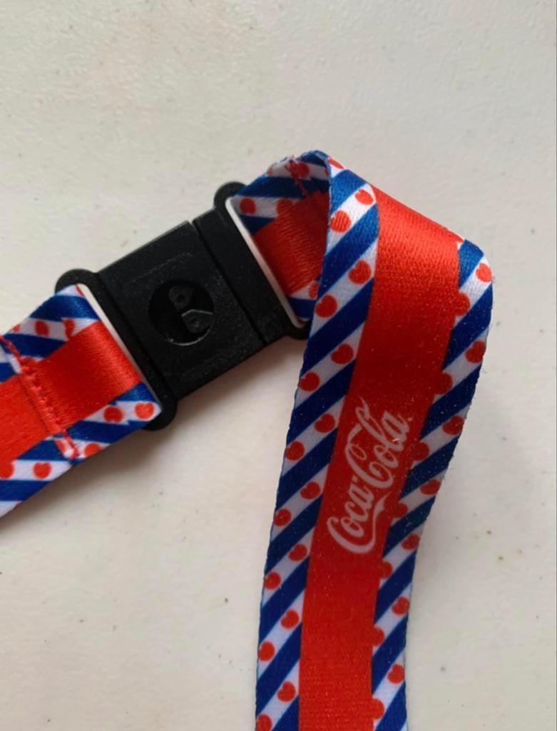 Keycord Friese vlag & Coca Cola, Verzamelen, Merken en Reclamevoorwerpen, Ophalen of Verzenden, Nieuw, Gebruiksvoorwerp