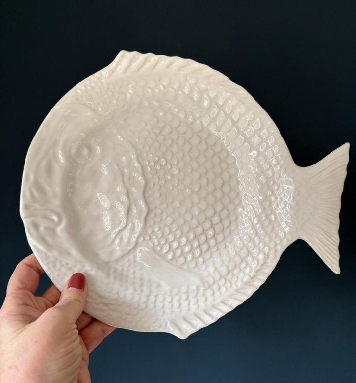 Bordallo Pinheiro bord in vorm van een vis, Huis en Inrichting, Keuken | Servies, Bord(en), Overige stijlen, Porselein, Ophalen of Verzenden