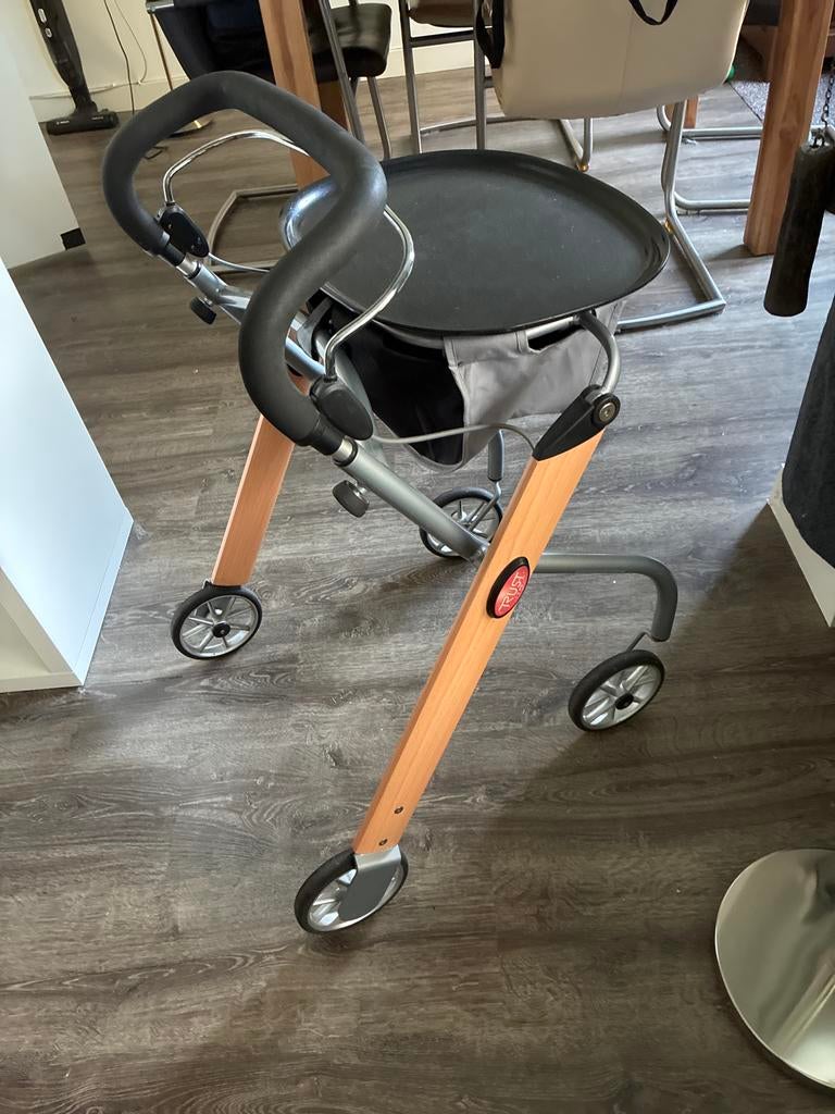 Rollator voor binnen, Ophalen, Opvouwbaar, Zo goed als nieuw