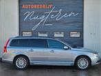Volvo V70 2.5T Momentum|Org NL|5 cilinder|Trekhaak|Opendak|, Auto's, Voorwielaandrijving, Zwart, 2521 cc, Handgeschakeld