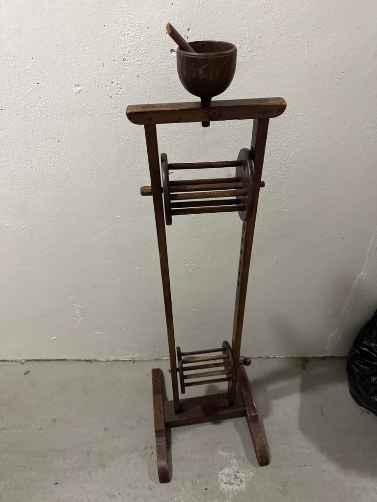 Antieke houten haspel met kom  wolspanner wol spannen draad, Ophalen