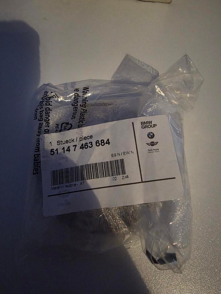 Bmw logo voorzijde (origineel) Nieuw, Auto-onderdelen, Voor, Nieuw, Ophalen of Verzenden, Bumper