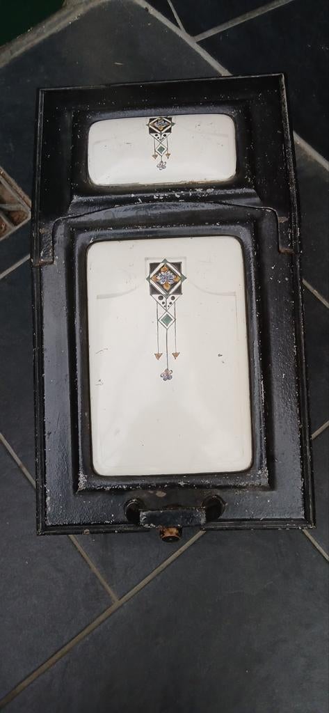 Antieke gietijzeren kolenkit met emaille decoratie, Ophalen