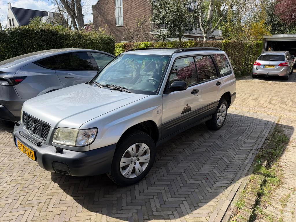 Subaru Forester verhoogd voor off-road, Auto's, 1994 cc, Zwart, 4 cilinders, SUV of Terreinwagen
