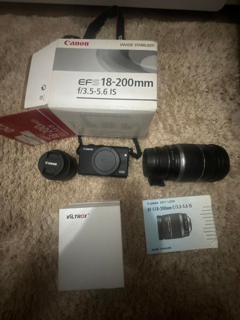 Canon eos M200 + 18-200mm lens + viltrox adapter, Canon, Compact, Ophalen of Verzenden, Zo goed als nieuw