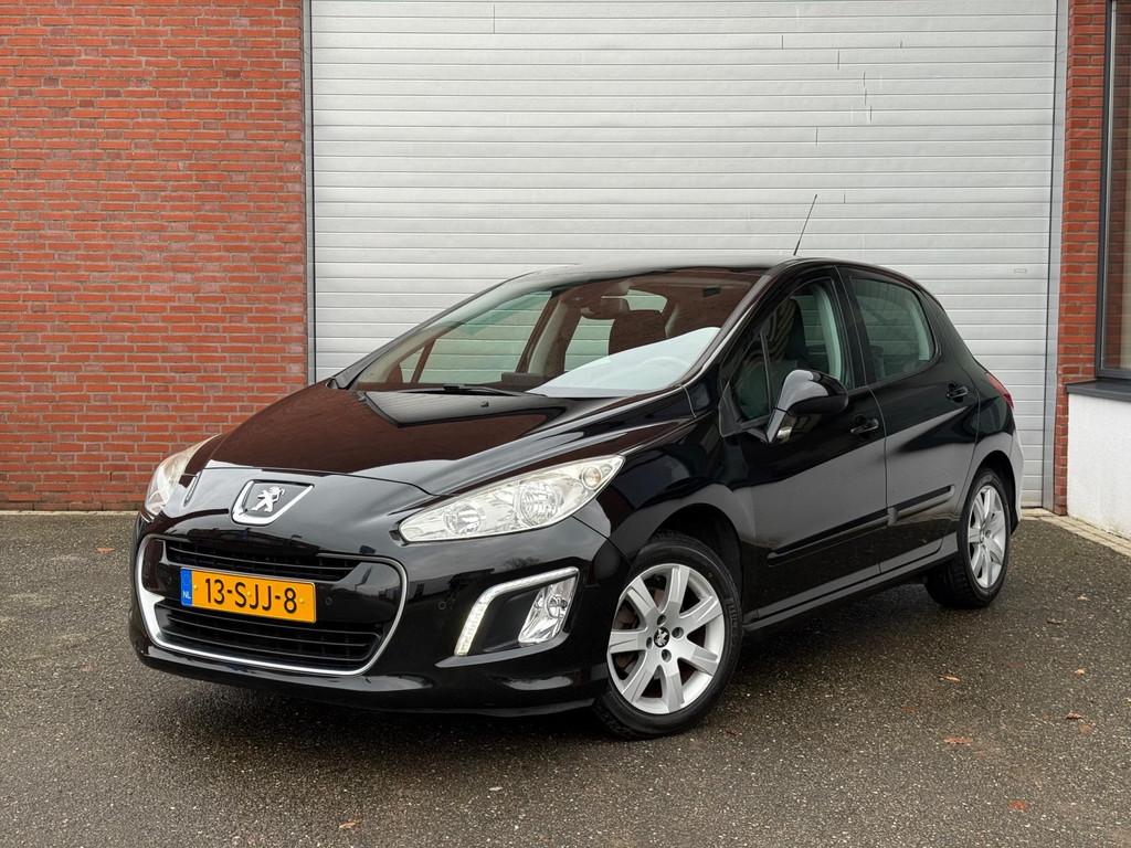 Peugeot 308 1.6 VTi Première| PANO| NEW APK| TREKHAAK| NAP, Voorwielaandrijving, Euro 5, Stof, Zwart