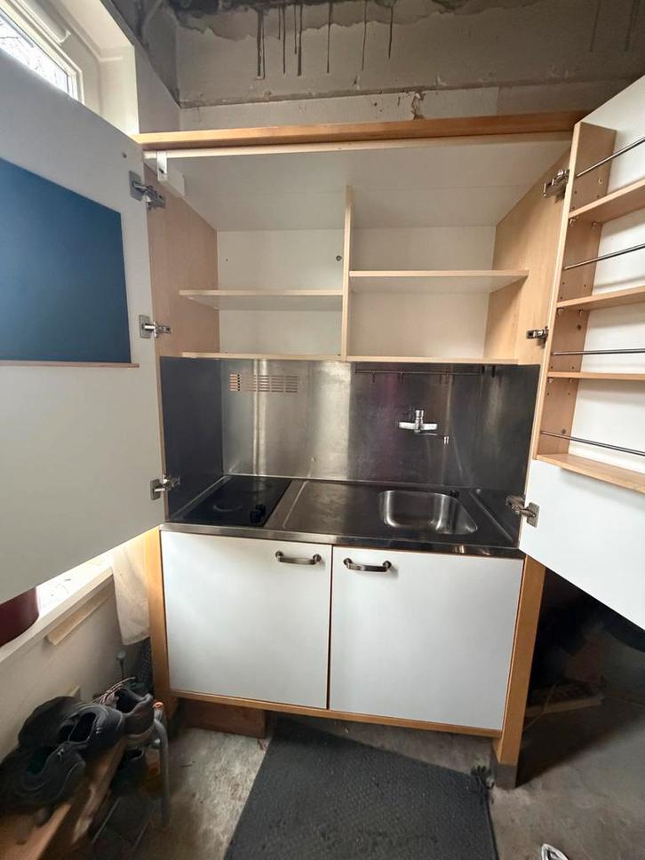 IKEA kitchenette met kookplaat, koelkast en thermostaatkraan, Huis en Inrichting, Keuken | Complete keukens, Zo goed als nieuw