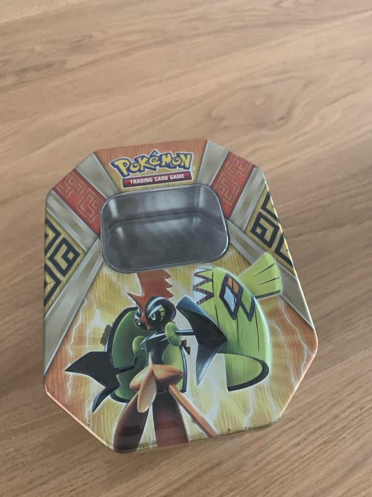 Lege Pokémon Tin Box - Tapu Koko GX Design, Ophalen of Verzenden, Gebruikt, Overige typen