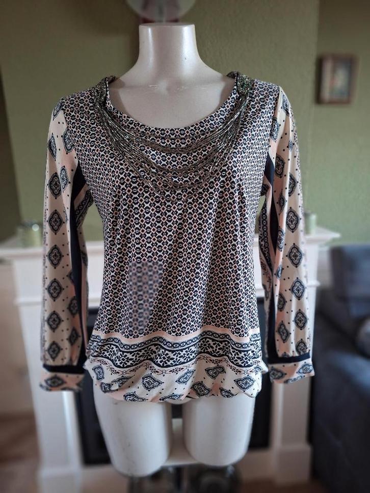 K-design K Design crème roze blauwe top M, Kleding | Dames, Tops, Zo goed als nieuw, Maat 38/40 (M), Overige kleuren, Lange mouw