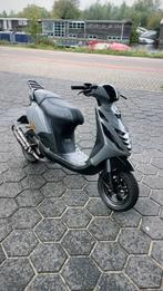 Zip 70cc lc, Ophalen, Tweetakt, Maximaal 45 km/u, Zo goed als nieuw