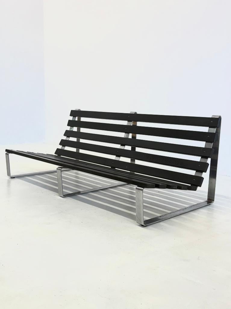 Vintage Lattenbank door Kho Liang Ie voor Artifort, Ophalen