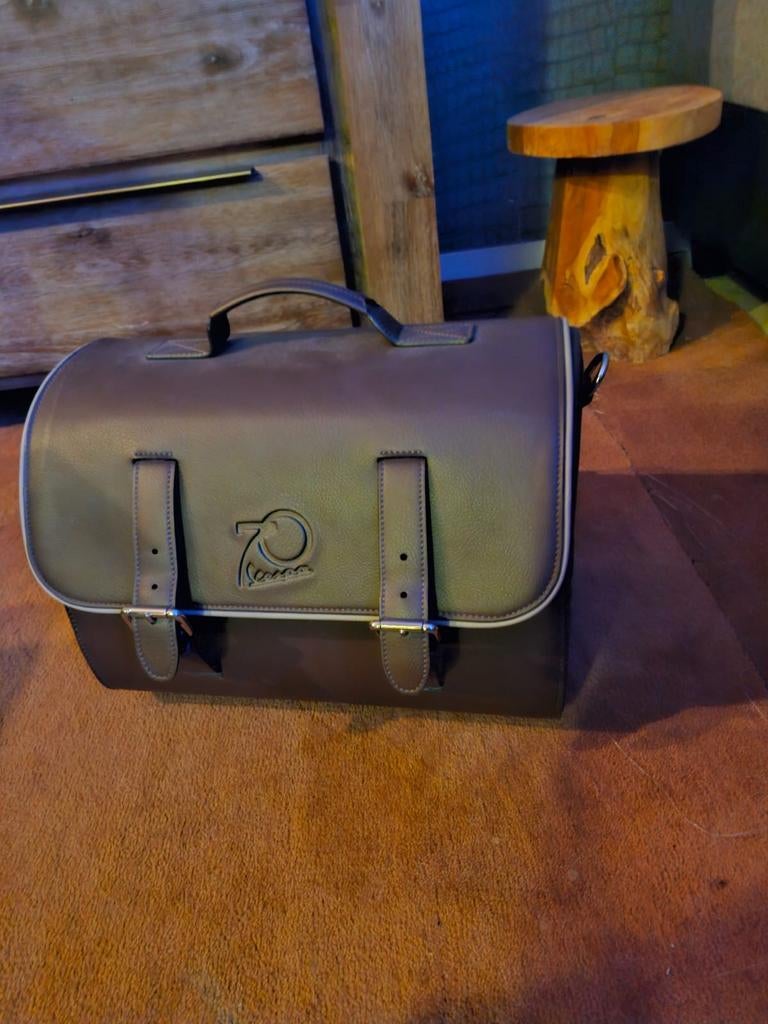 Vespa 70th Edition lederen koffer, Ophalen of Verzenden, Zo goed als nieuw