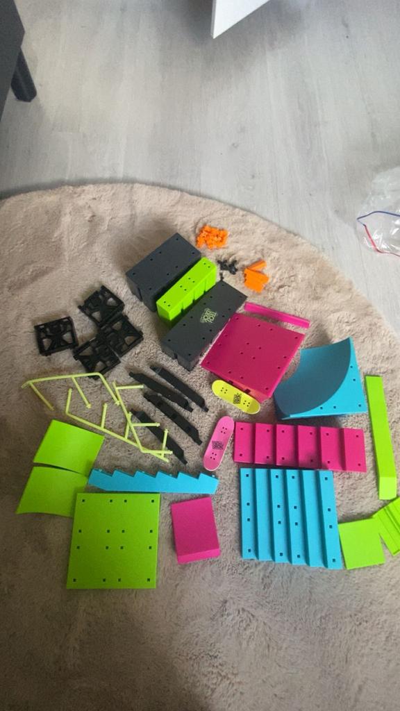 Tech Deck Neon Mega Park - Zo goed als nieuw, Kinderen en Baby's, Speelgoed | Overig, Ophalen of Verzenden, Zo goed als nieuw