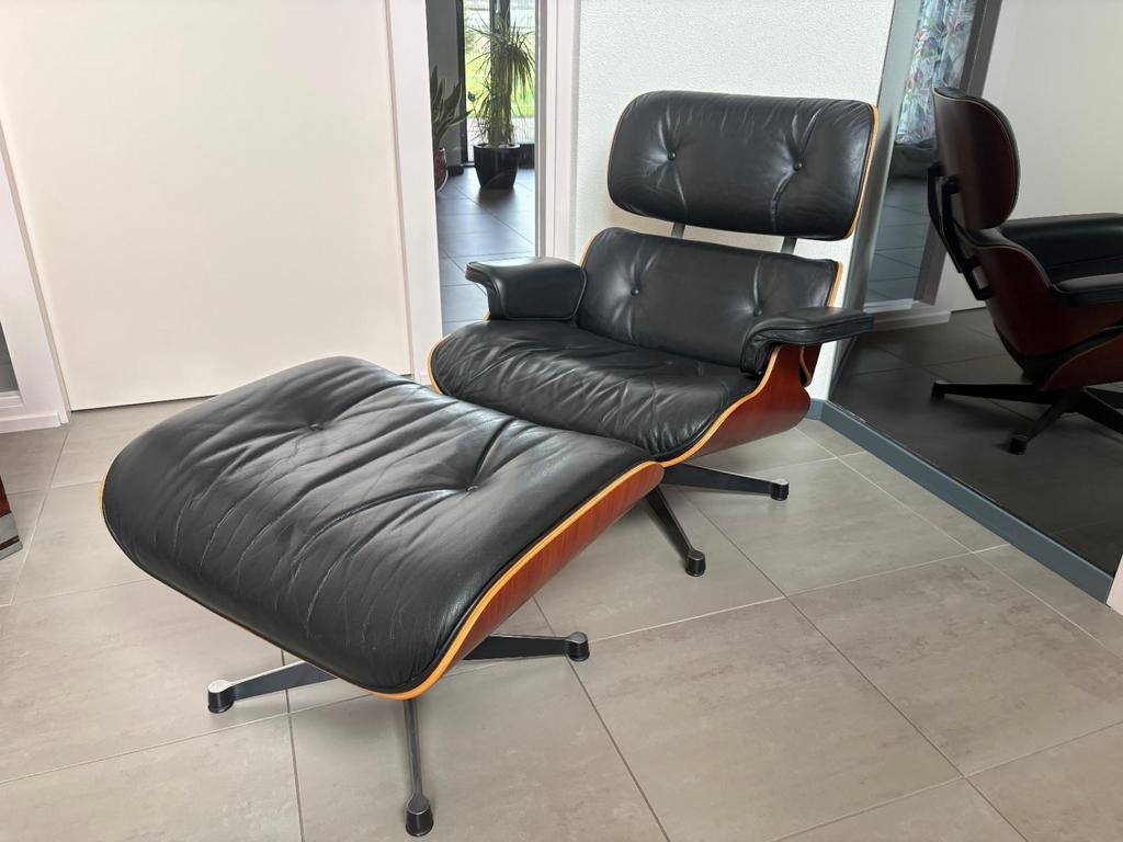 Vitra Eames lounge chair en ottoman, Huis en Inrichting, Fauteuils, Ophalen, Zo goed als nieuw, Leer