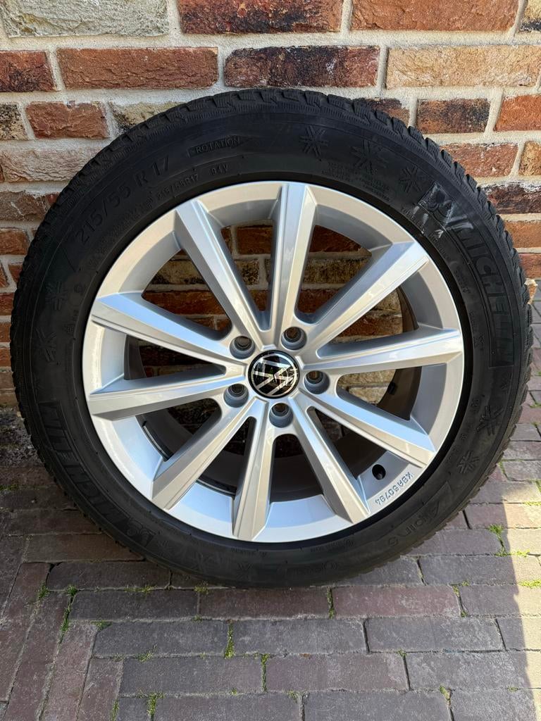 VW Passat B8 17 inch Merano velgen met winterbanden, Auto-onderdelen, Banden en Velgen, Ophalen, Banden en Velgen, 17 inch, Winterbanden
